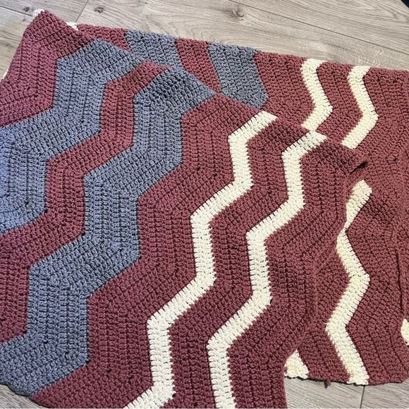 Hand Knitted Boho Chevron pattern Blanket Grey, Pink and Cream Full size - Picture 2 of 9